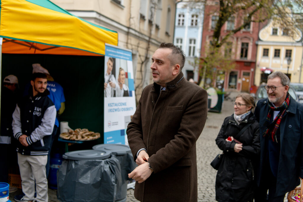 Na zielonogórskim deptaku trwa akcja "Idą święta!" [GALERIA ZDJĘĆ] Radio Zachód - Lubuskie