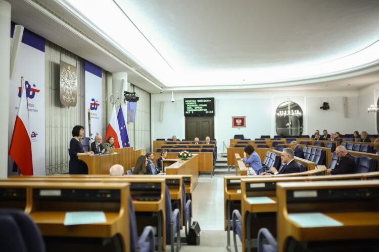Warszawa, posiedzenie Senatu (PAP/Leszek Szymański)