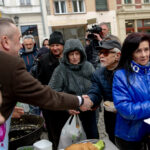 Na zielonogórskim deptaku trwa akcja "Idą święta!" [GALERIA ZDJĘĆ] Radio Zachód - Lubuskie