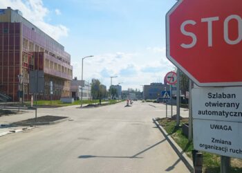 Wjazd na parking szpitala otwarty Radio Zachód - Lubuskie