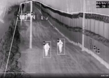 Przekroczenie granicy białorusko-polskiej przez nielegalnych imigrantów (x.com/JacekDobrzynski)