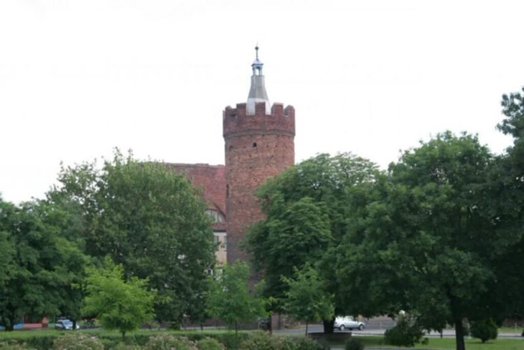 Zakończył się remont Baszty Bramy Ostrowskiej w Gubinie Radio Zachód - Lubuskie