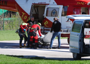 Transport ciał turystów, którzy zginęli w Tatrach (PAP/Grzegorz Momot)