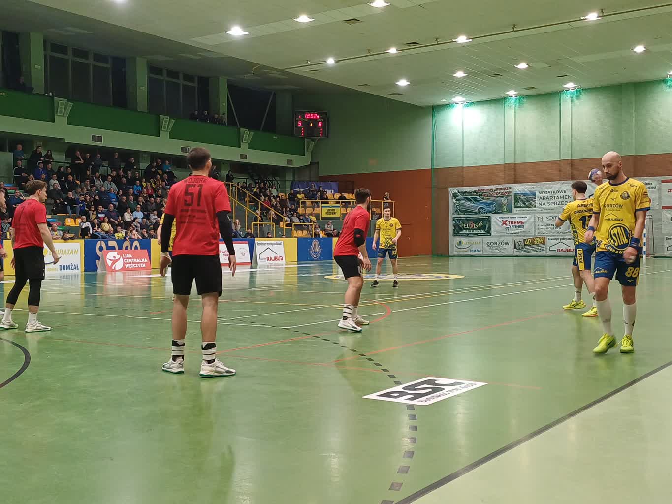 Stal znów gra w czwartek