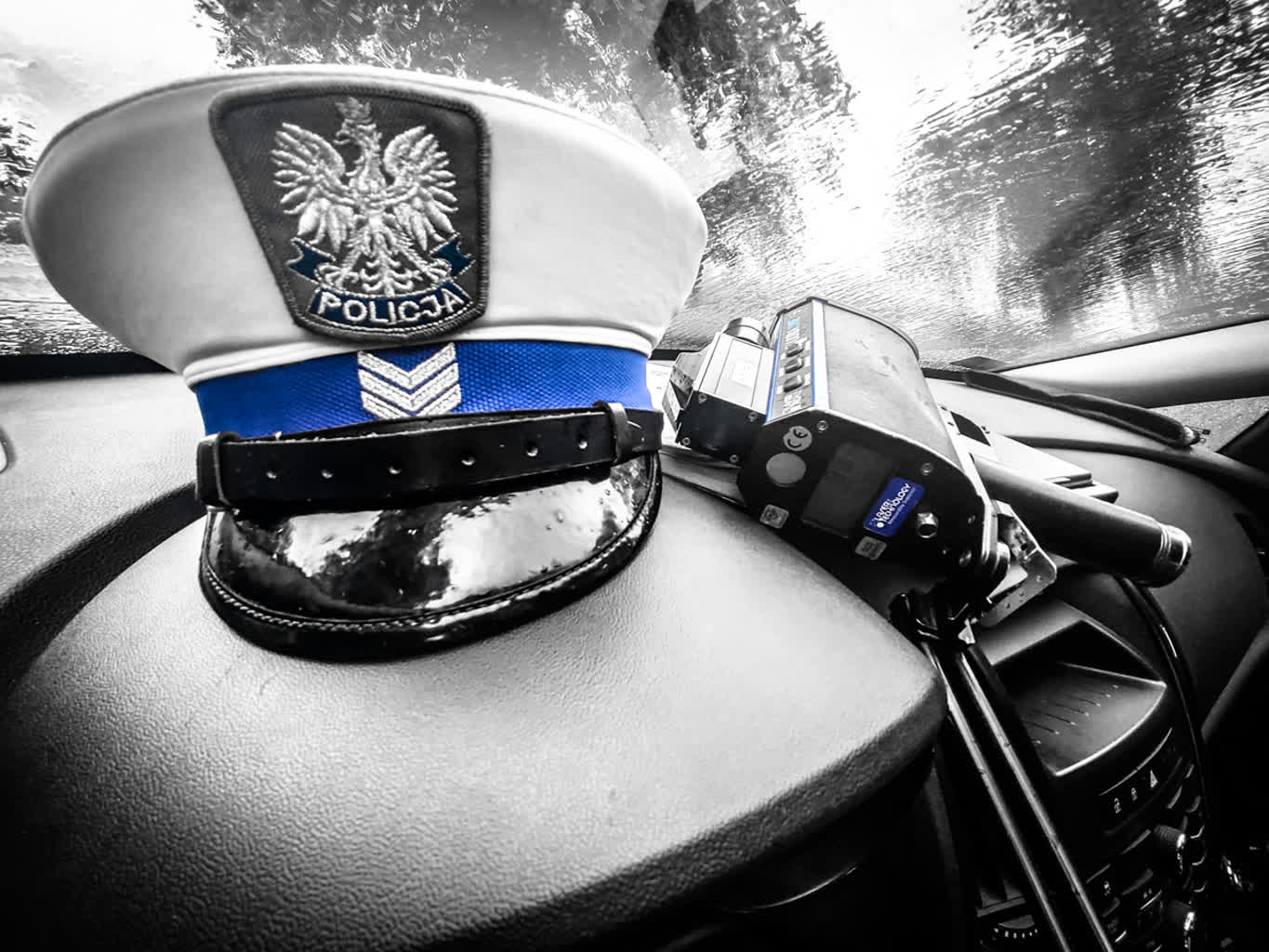 Drifty na parkingu przy Słowiańskiej. Za kierownicą 14-latek Radio Zachód - Lubuskie