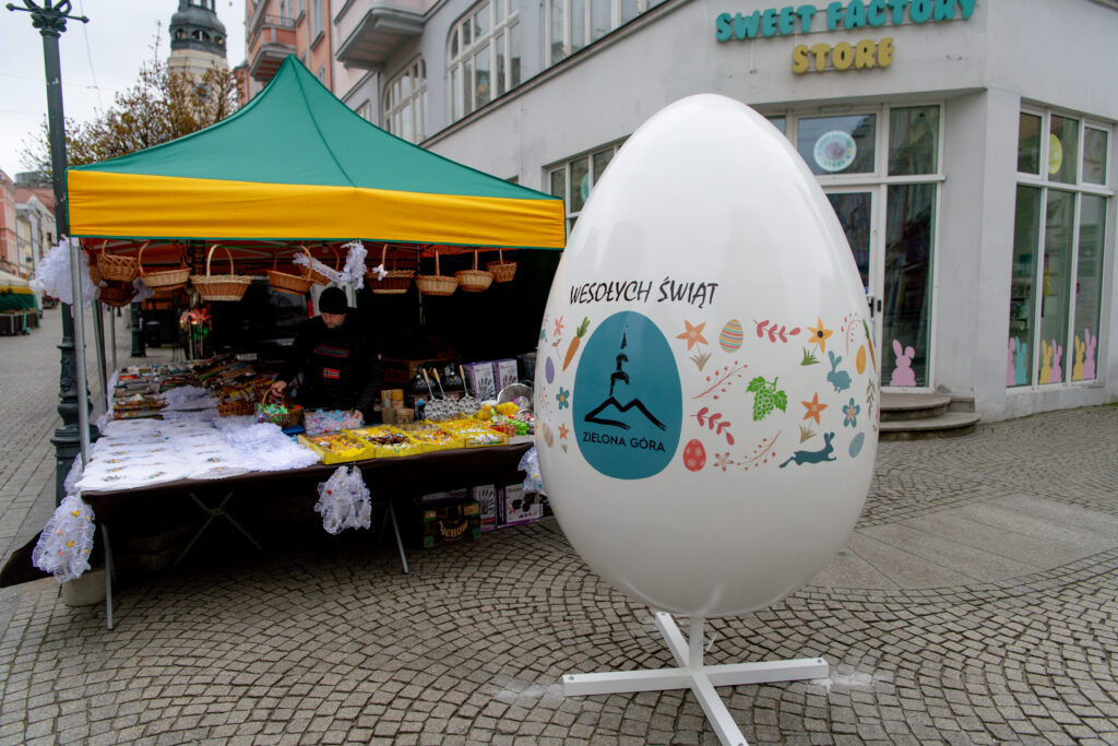 Na zielonogórskim deptaku trwa akcja "Idą święta!" [GALERIA ZDJĘĆ] Radio Zachód - Lubuskie