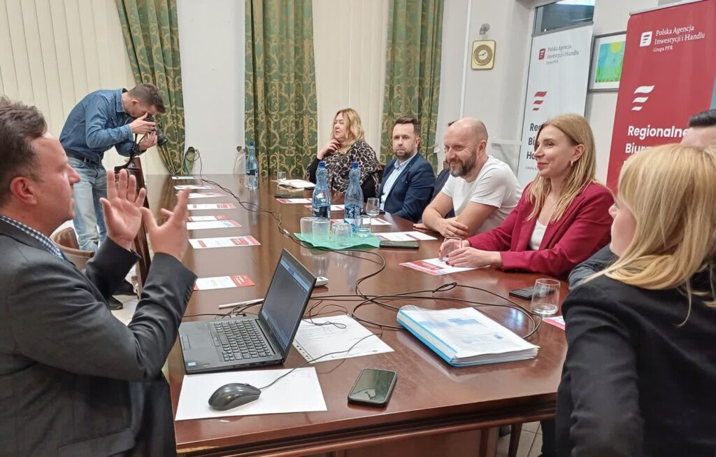 Spotkanie w zielonogórskim biurze Polskiej Agencji Inwestycji i Handlu (fot. Piotr Bakselerowicz)