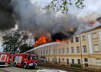 Akt oskarżenia po pożarze akademii. Budowlańcom grozi więzienie Radio Zachód - Lubuskie