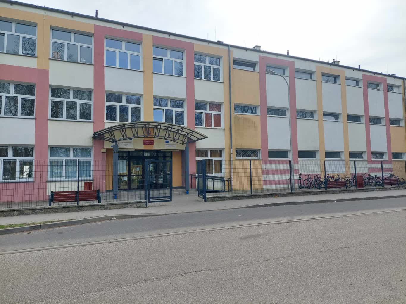 Uczniowie z I Liceum Ogólnokształcącego będą uczyć się na Uniwersytecie Zielonogórskim Radio Zachód - Lubuskie