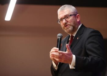 Grzegorz Braun. Fot. PAP/Jarek Praszkiewicz