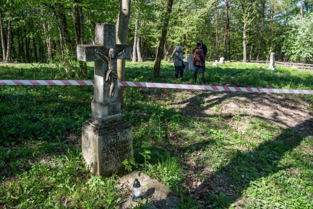 Ekshumacje polskich ofiar zbrodni wołyńskiej. W Puźnikach rozpoczęły się prace 3 UKRAINA EKSHUMACJE POLSKICH OFIAR ZBRODNI WOŁYŃSKIEJ. Fot. PAP/Vladyslav Musiienko
