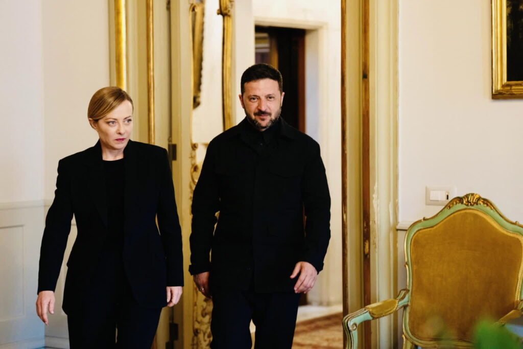 Giorgia Meloni i Wołodymyr Zełeński w Watykanie na pogrzebie papieża Franciszka (PAP/EPA/FILIPPO ATTILI/CHIGI PALACE PRESS OFFICE HANDOUT)