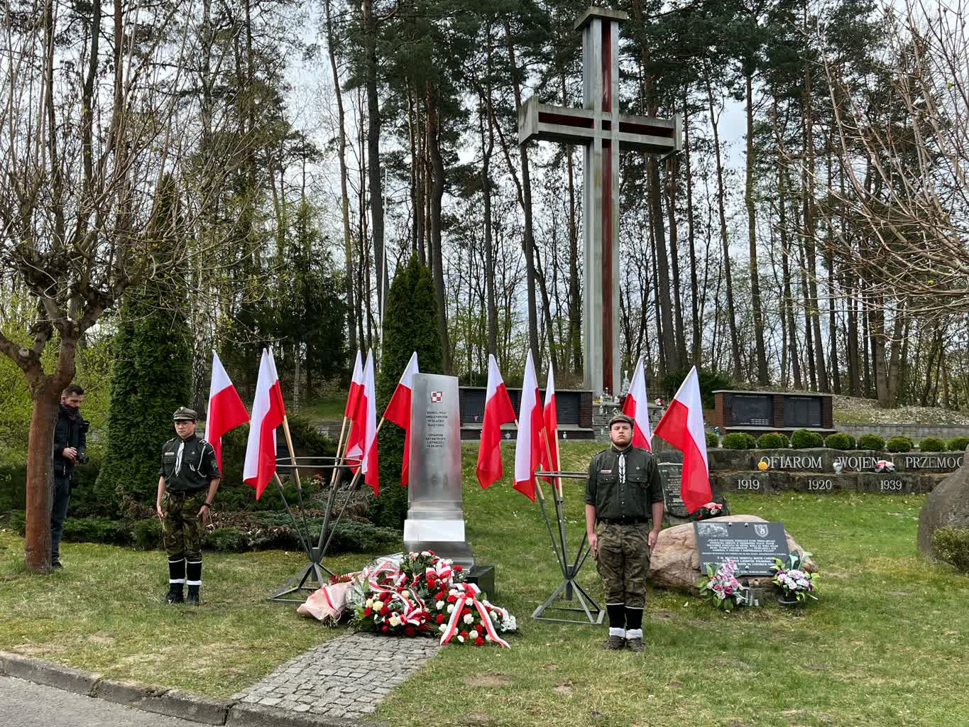 Zielonogórzanie uczcili 15. rocznicę katastrofy pod Smoleńskiem [GALERIA ZDJĘĆ] Radio Zachód - Lubuskie