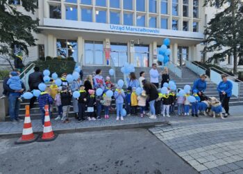 Światowy Dzień Świadomości Autyzmu. Przedszkolaki odwiedziły zielonogórskie urzędy Radio Zachód - Lubuskie