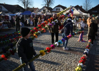 LIPNICA MUROWANA KONKURS PALM WIELKANOCNYCH. Fot. PAP/Łukasz Gągulski