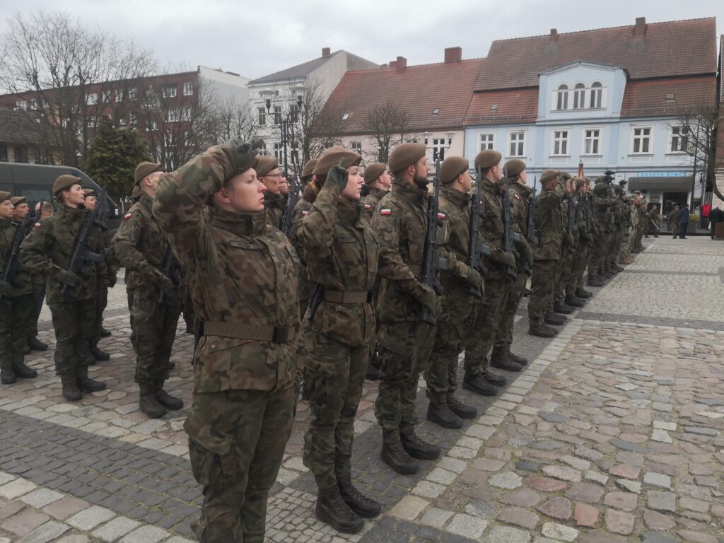 Przysięga wojskowa w Strzelcach Krajeńskich [GALERIA ZDJĘĆ] Radio Zachód - Lubuskie