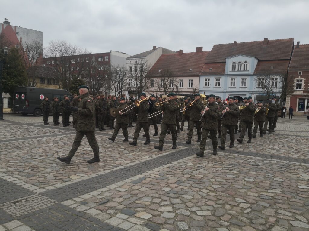 Przysięga wojskowa w Strzelcach Krajeńskich [GALERIA ZDJĘĆ] Radio Zachód - Lubuskie