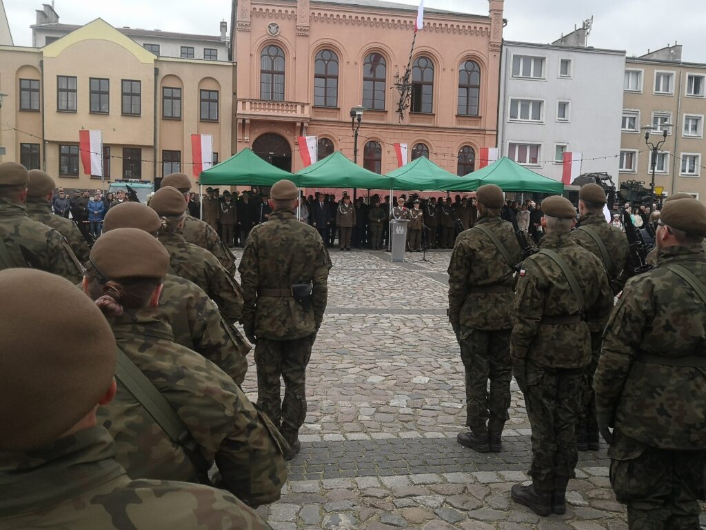 Przysięga wojskowa w Strzelcach Krajeńskich [GALERIA ZDJĘĆ] Radio Zachód - Lubuskie