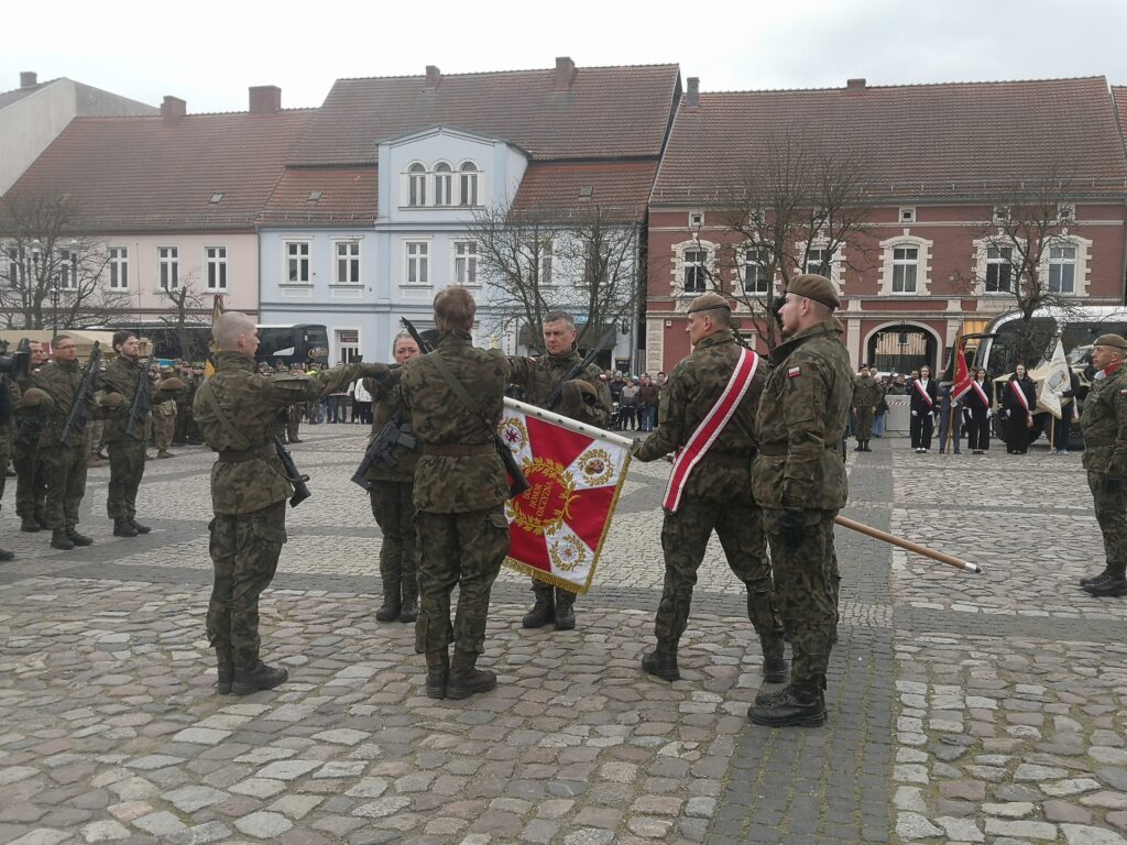 Przysięga wojskowa w Strzelcach Krajeńskich [GALERIA ZDJĘĆ] Radio Zachód - Lubuskie
