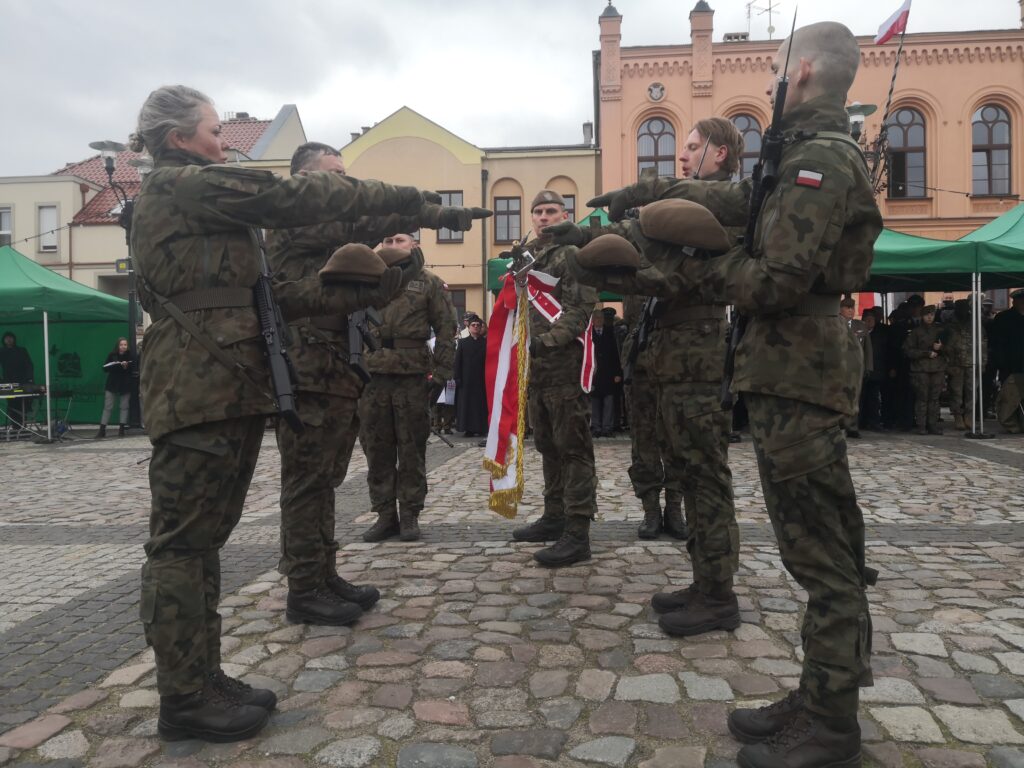 Przysięga wojskowa w Strzelcach Krajeńskich [GALERIA ZDJĘĆ] Radio Zachód - Lubuskie