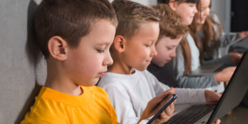 Zakaz smartfonów w polskich szkołach? Radio Zachód - Lubuskie