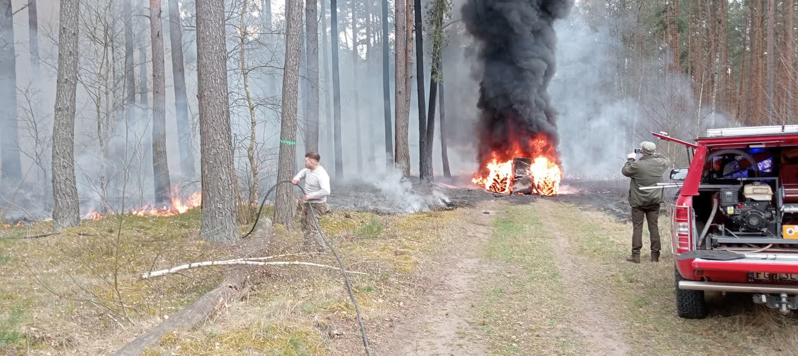 Pożar ciągnika w Janczewie. Zajął się las Radio Zachód - Lubuskie