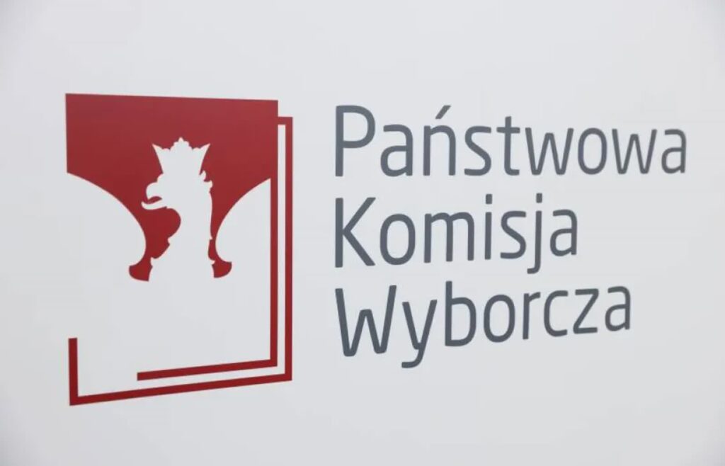 Logo Państwowej Komisji Wyborczej. Fot. PAP/Leszek Szymański