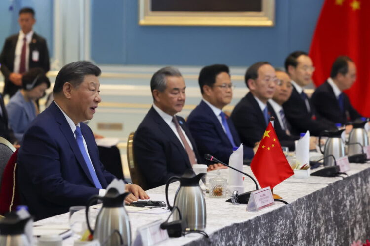 Chiński prezydent Xi Jinping z wizytą w Malezji (PAP/EPA/FAZRY ISMAIL/POOL)