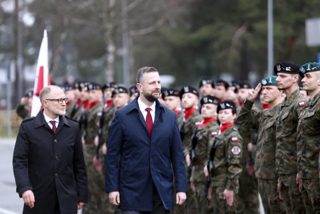 Andris Spruds i Władysław Kosiniak-Kamysz, ministrowie obrony Łotwy i Polski (PAP/EPA/TOMS KALNINS)