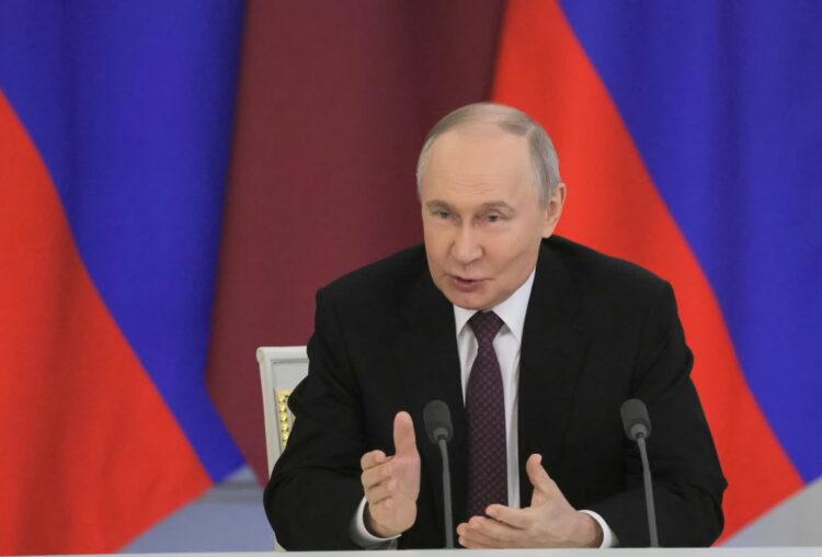 Władimir Putin (PAP/EPA/MAXIM SHIPENKOV)