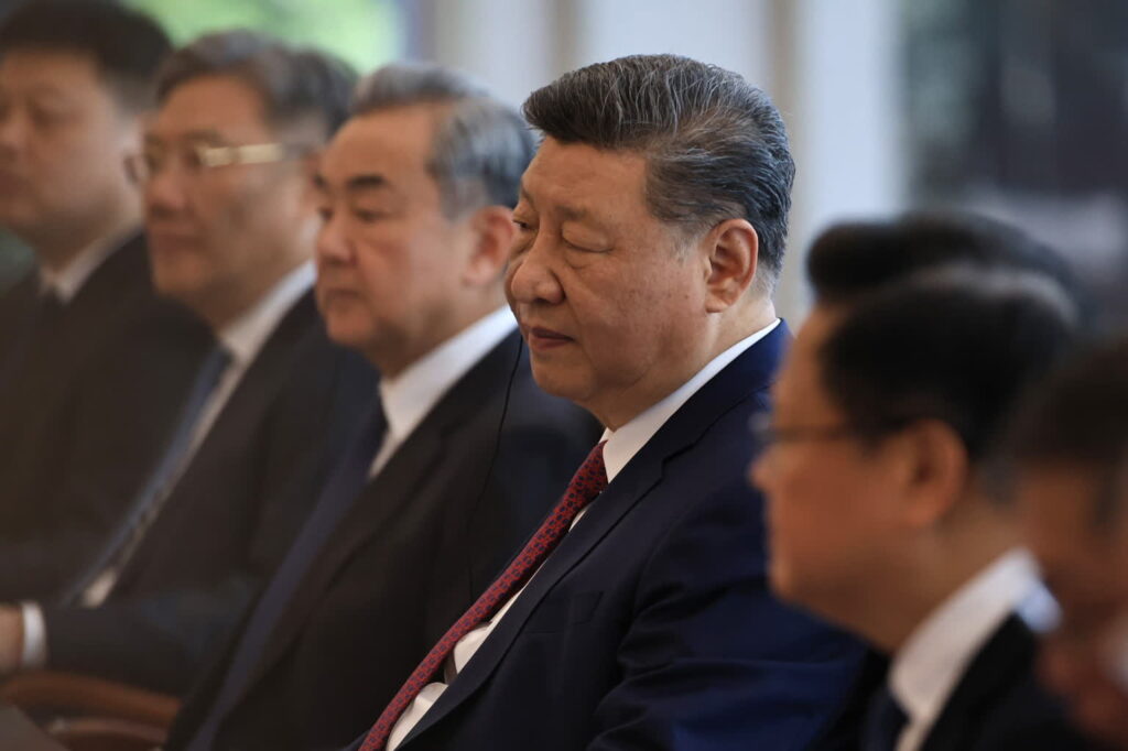 Chiny ostrzegają przed cłami USA 2 Na zdjęciu Xi Jinping, prezydent Chin (PAP/EPA/ANDRES MARTINEZ CASARES)