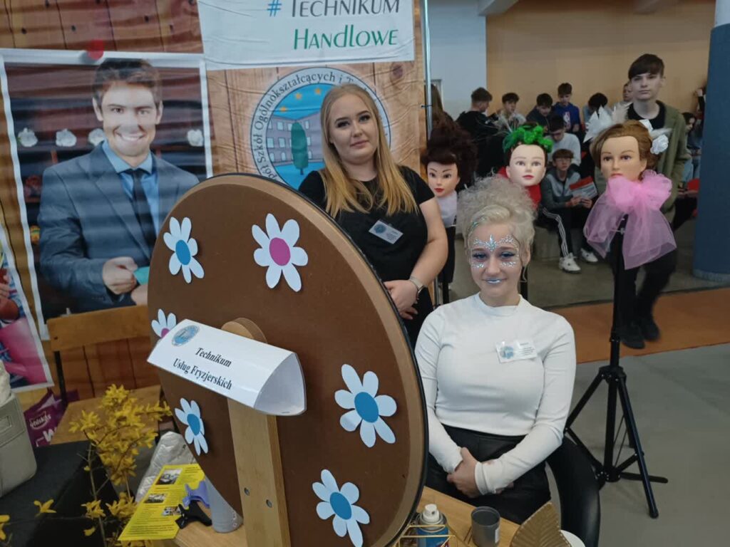 Uczennice z Żar w ogólnopolskim turnieju fryzjerskim 3 fot. K.Gonera