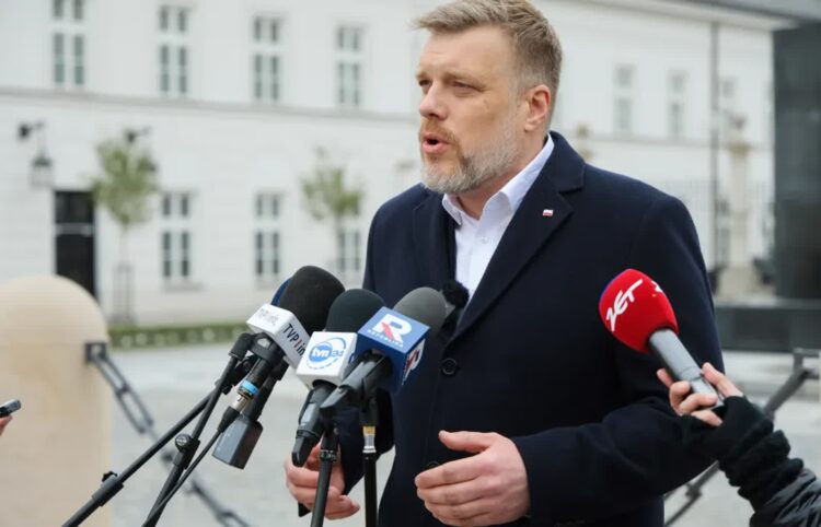 Zandberg: potrzebne jest weto prezydenta, aby zatrzymać prywatyzację ochrony zdrowia 9 Adrian Zandberg Fot. PAP/Rafał Guz