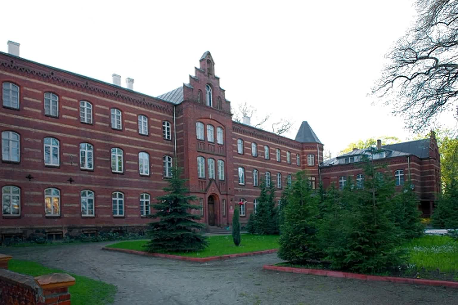 MOS w Ośnie po remoncie i przed