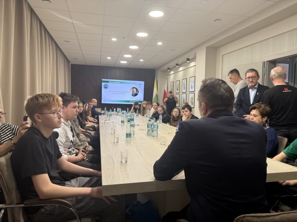 Pierwsza lekcja obywatelska w Urzędzie Miasta Zielona Góra Radio Zachód - Lubuskie