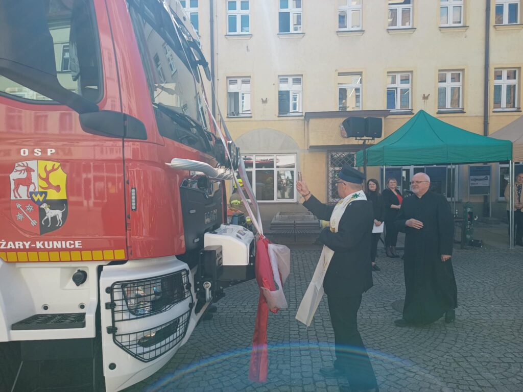 Nowy wóz dla OSP Żary Kunice [GALERIA ZDJĘĆ] Radio Zachód - Lubuskie
