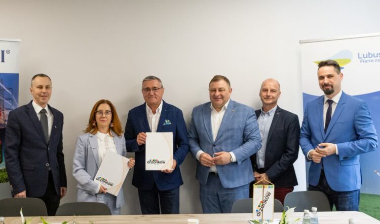 Kolejny etap termomodernizacji ośrodka WOSiR w zielonogórskim Drzonkowie - konferencja prasowa (lubuskie.pl)