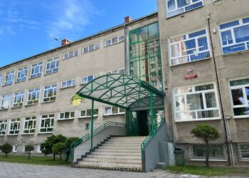 „Łatwiejszy niż próbne” – ósmoklasiści po egzaminie z języka obcego Radio Zachód - Lubuskie