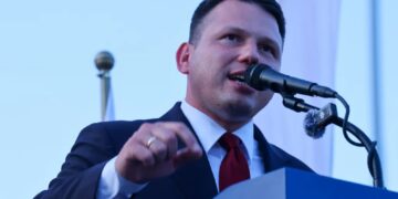 Mentzen: politycy nic nie robią, nie dokonują zmian 11 Sławomir Mentzen Fot. PAP/Marian Zubrzycki