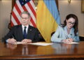 Podpisanie umowy o założeniu Funduszu Odbudowy przez USA i Ukrainę (PAP/EPA/US DEPARTMENT OF THE TREASURY HANDOUT)