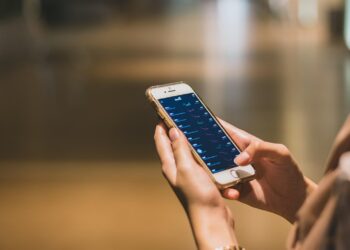 Smartfon - zdj. ilustracyjne (pixabay)