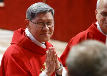 Kardynał Luis Antonio Tagle (PAP/EPA/FABIO FRUSTACI)