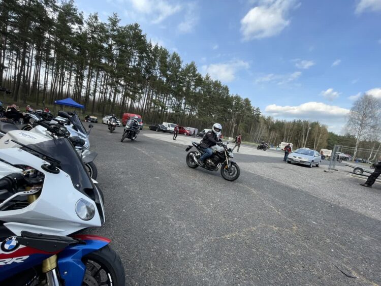 Motocykliści z całej Polski doszkalali się w Starym Kisielinie Radio Zachód - Lubuskie