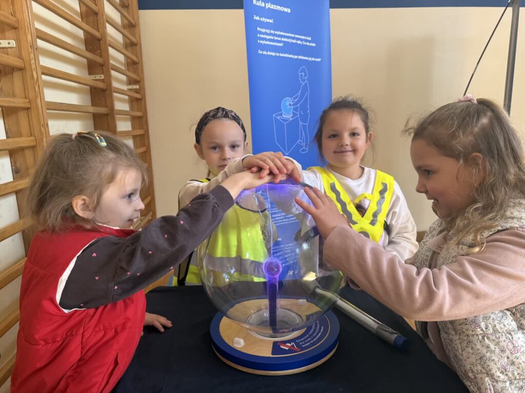 "Naukobus" w SP2 w Sulechowie Radio Zachód - Lubuskie