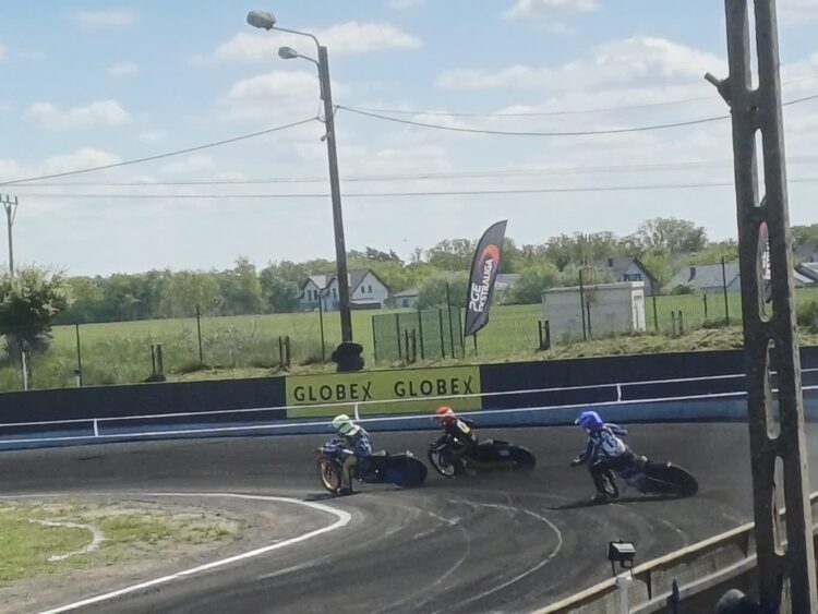 W Wawrowie dominacja miejscowych miniżużlowców 9 W Wawrowie dominacja miejscowych miniżużlowców Radio Zachód - Lubuskie