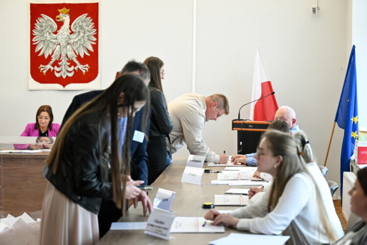 Pierwsza tura wyborów prezydenckich 2025 (PAP/Łukasz Szeląg)