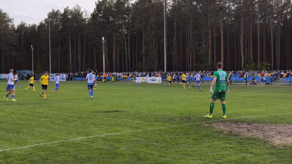 Gra w dziesiątkę Polonii nie straszna. Stal po raz drugi z rzędu odpadła w półfinale Pucharu Polski fot. Paweł Górski