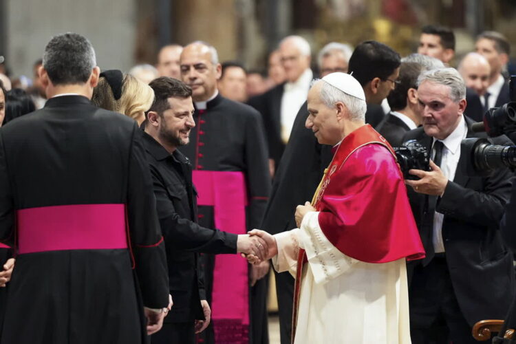 Spotkanie papieża Leona XIV i prezydenta Ukrainy Wołodymyra Zełenskiego (PAP/EPA/PRESIDENTIAL PRESS SERVICE HANDOUT)
