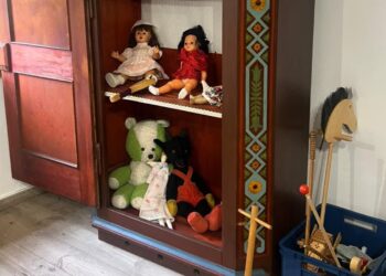 Zabawki z dawnych lat w skansenie – wystawa Radio Zachód - Lubuskie