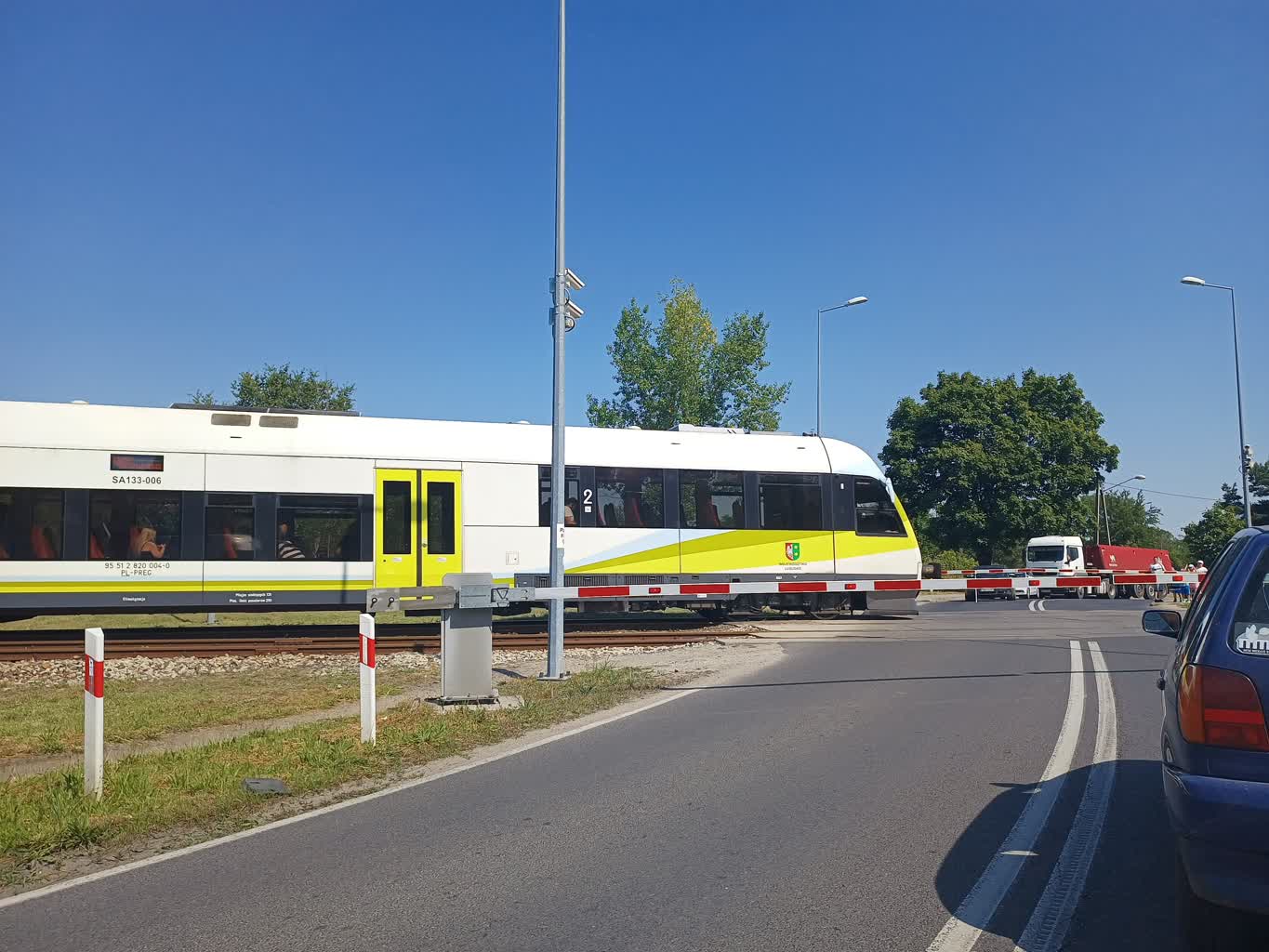 Policja przypomina o ostrożności przy przejazdach kolejowych